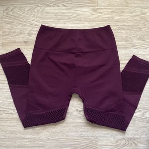 Fabletics 7/8 Leggings Burgundy Mosaic mesh